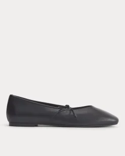 Leather Keyhole Flat