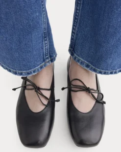 Leather Keyhole Flat