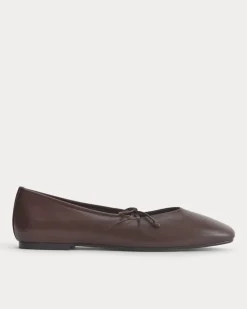 Leather Keyhole Flat