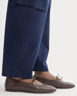 Leather Keyhole Flat