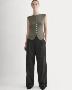 Sleeveless Button-Up in Butterluxe