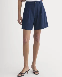 Tailored A-Line Short