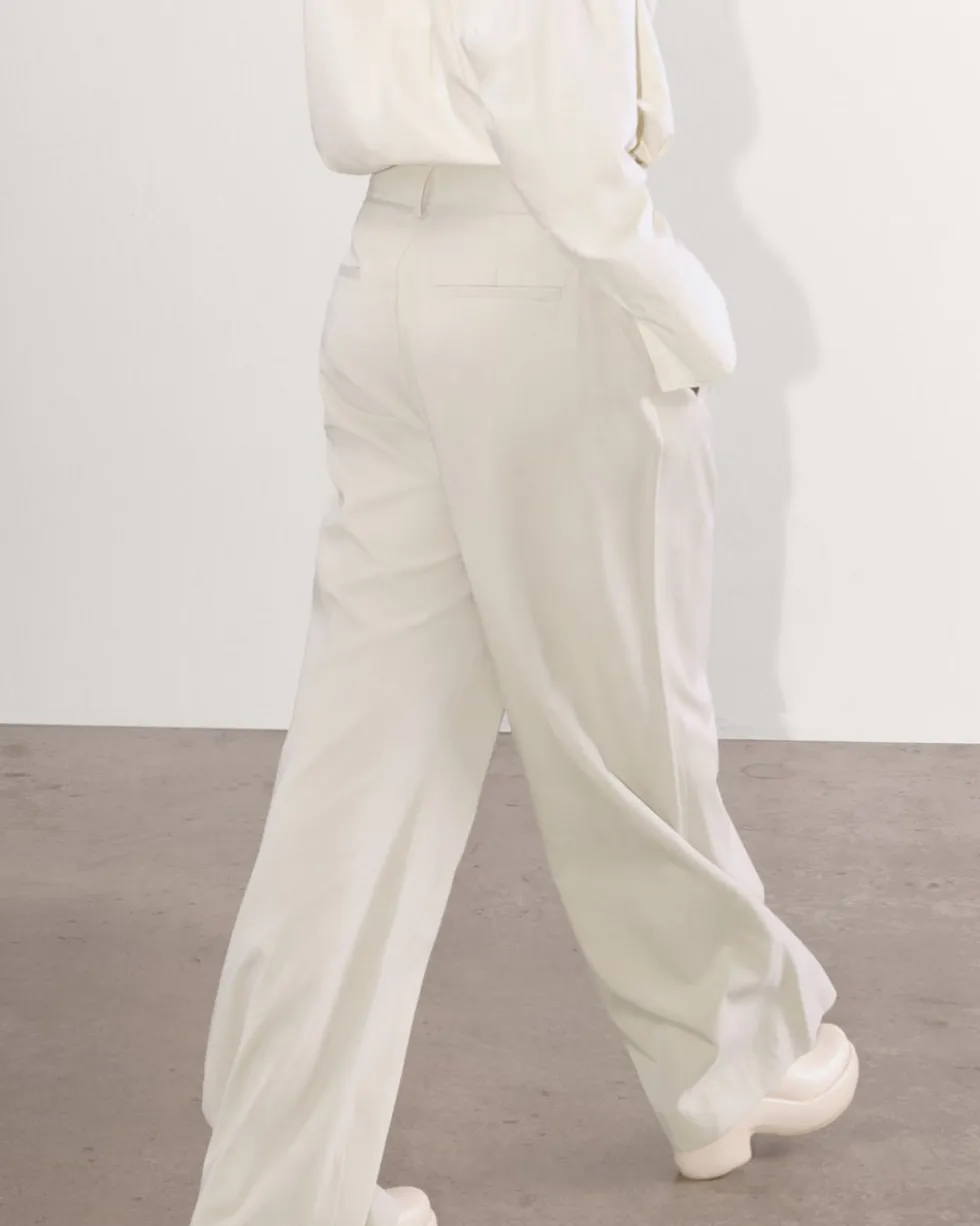 The Draper Pleated Pant in Buttersmooth