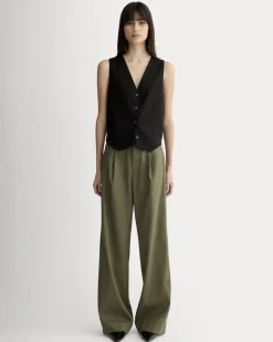 The Vest in Stretch Linen