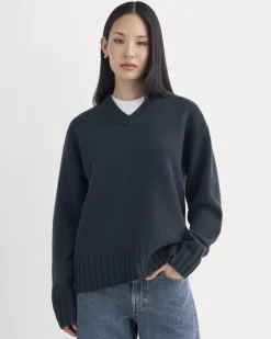 V-Neck Sweater in Extrafine Luxe Merino